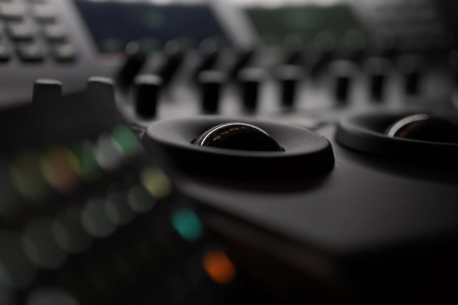 DaVinci Resolve Mini Panel detail